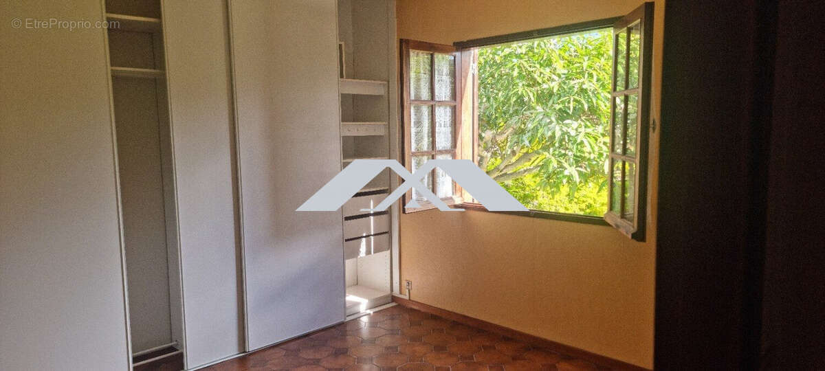 Maison 82 m² à Le Tampon  - photo 8
