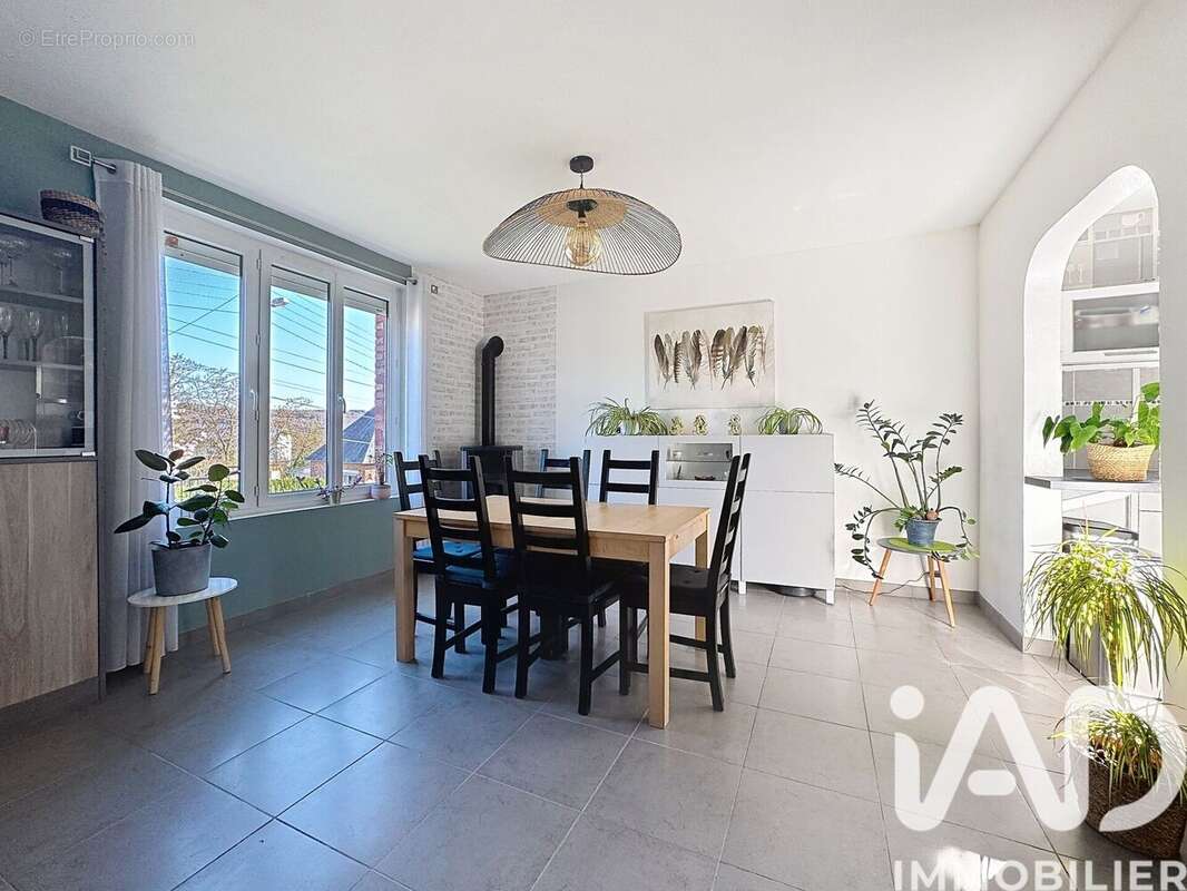 Photo 2 - Maison à MALAUNAY