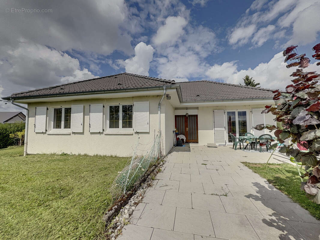 Maison à LES ECORCES