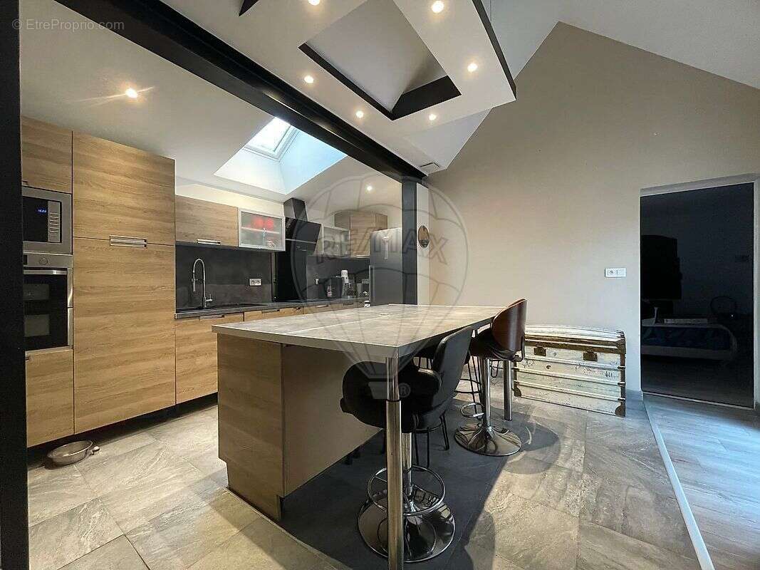 Maison à SAINT-JULIEN-LES-VILLAS