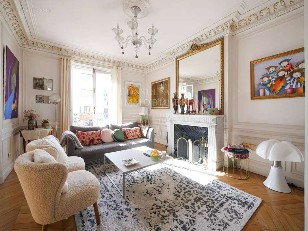 Appartement à PARIS-16E