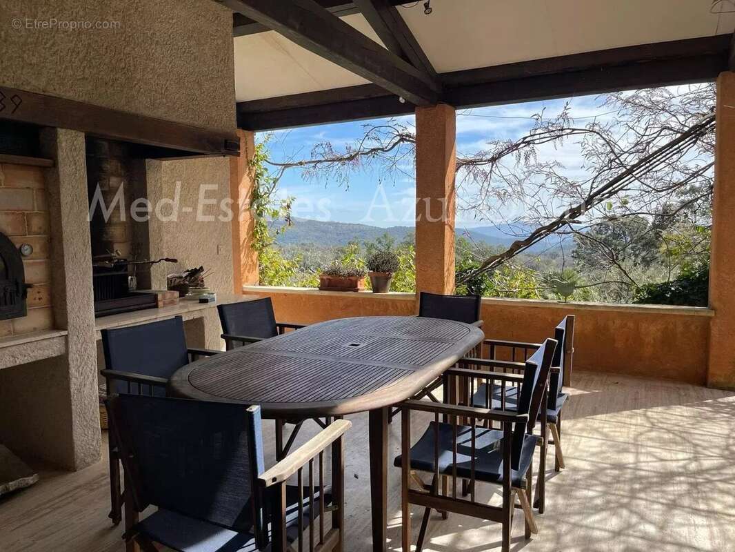 Maison à LA GARDE-FREINET