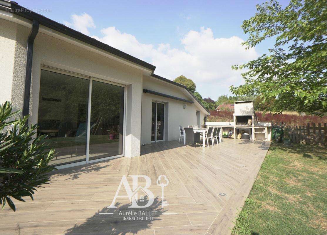 Contemporaine de plain pied -101 m2- finitions soignees - photo 2