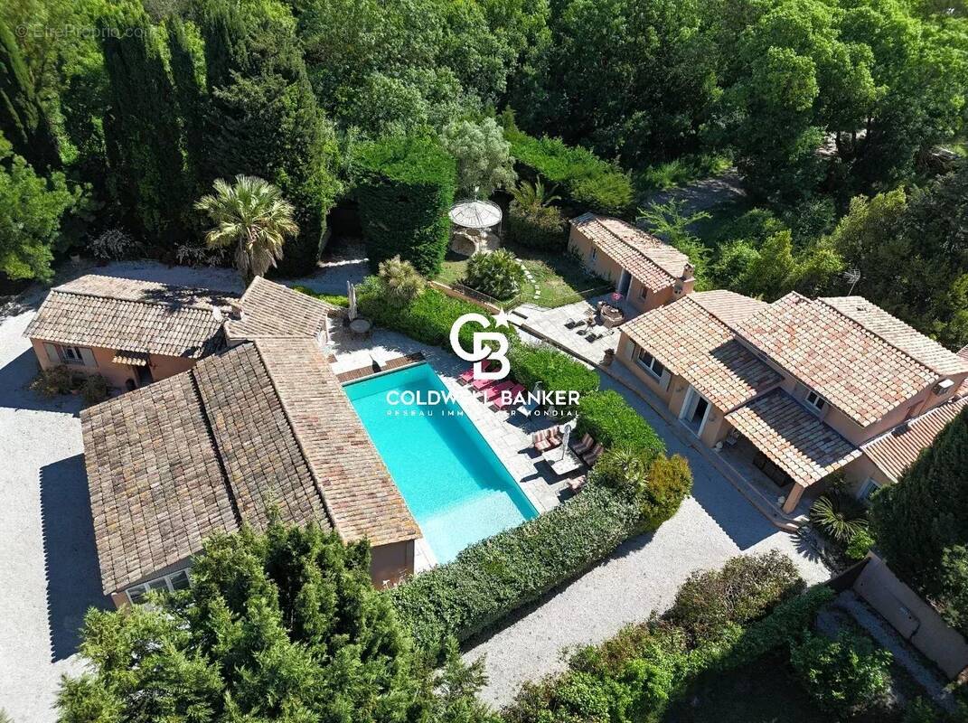 Maison à ROQUEBRUNE-SUR-ARGENS