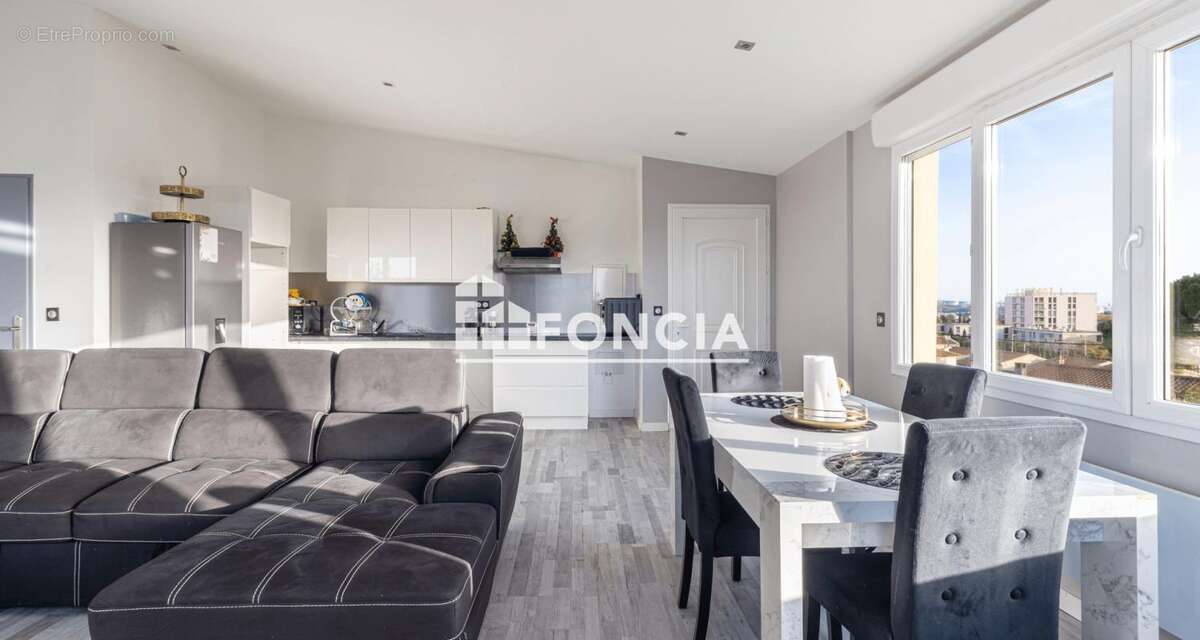 Appartement à PORT-DE-BOUC