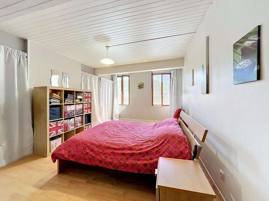Maison 180 m² à Montbrun-Bocage  - photo 7