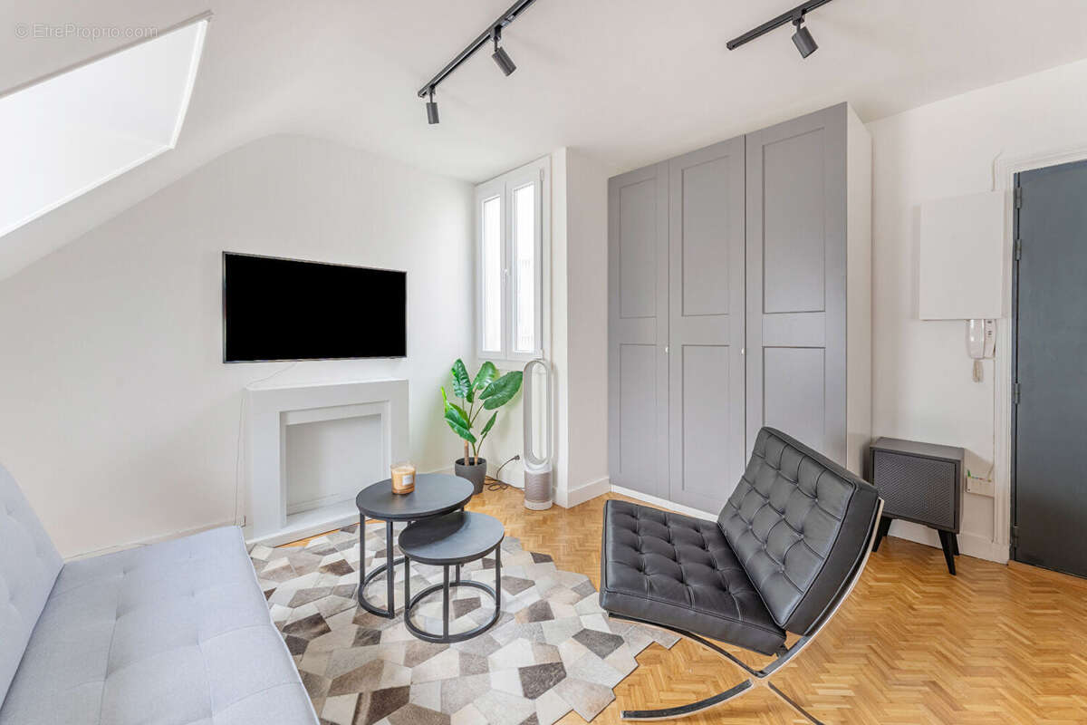 Appartement à PARIS-8E