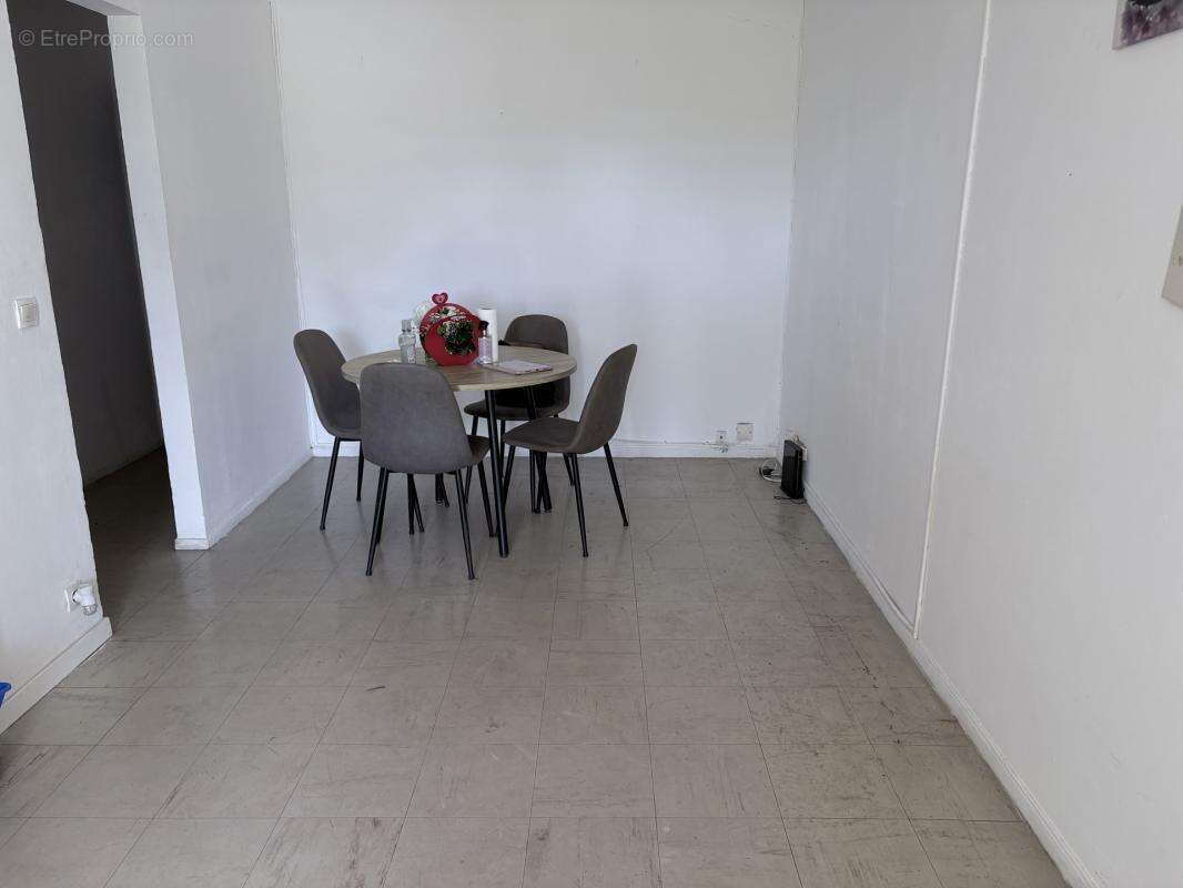 Appartement 55 m² à Les Abymes  - photo 12