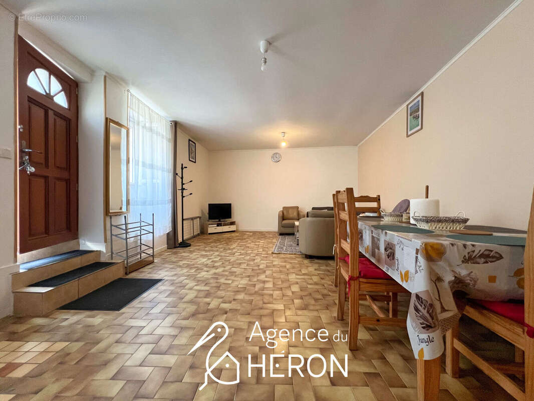 Maison 84 m² à Chateau-Landon  - photo 5