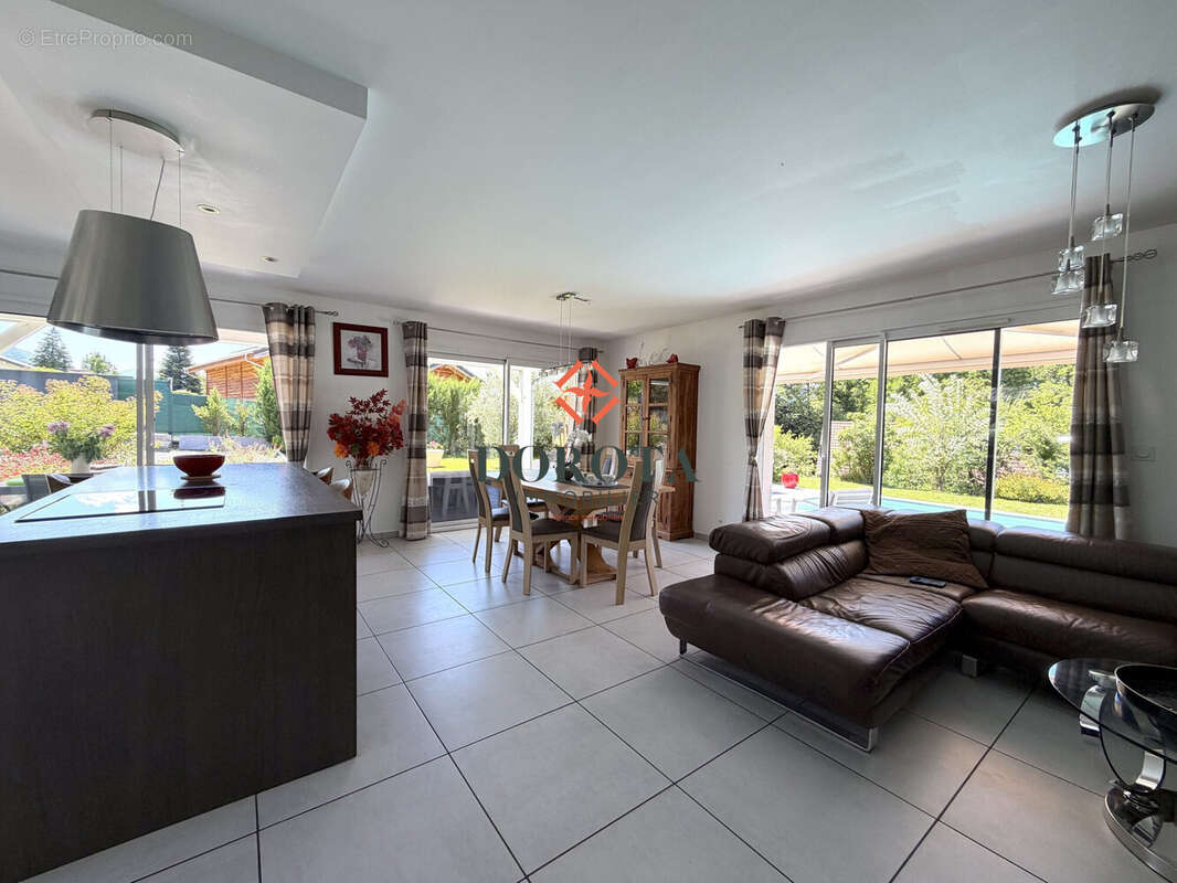 Maison à VAULNAVEYS-LE-HAUT