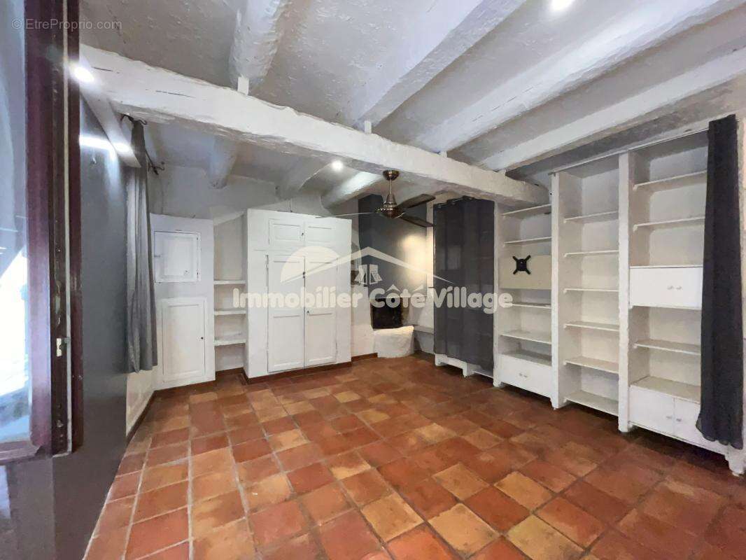 Appartement à TOUET-DE-L'ESCARENE