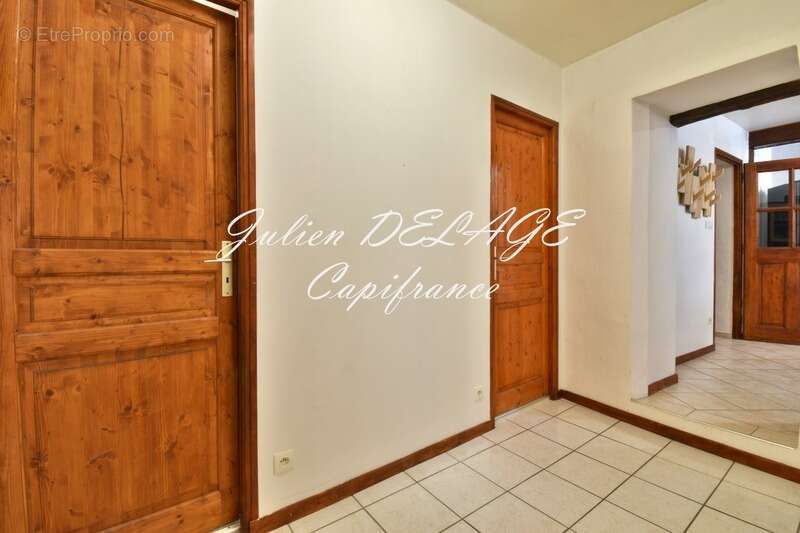 Appartement à SAINT-CLEMENT-SUR-DURANCE