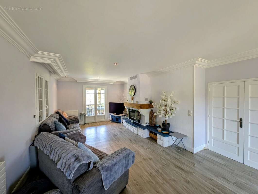 Maison en bord de rivière avec piscine zone protegee - photo 18