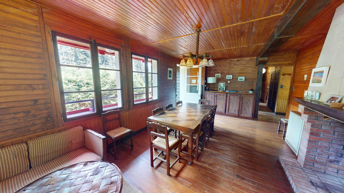 Chalet en bois sur sous sol et terrain attenant boisé - photo 6