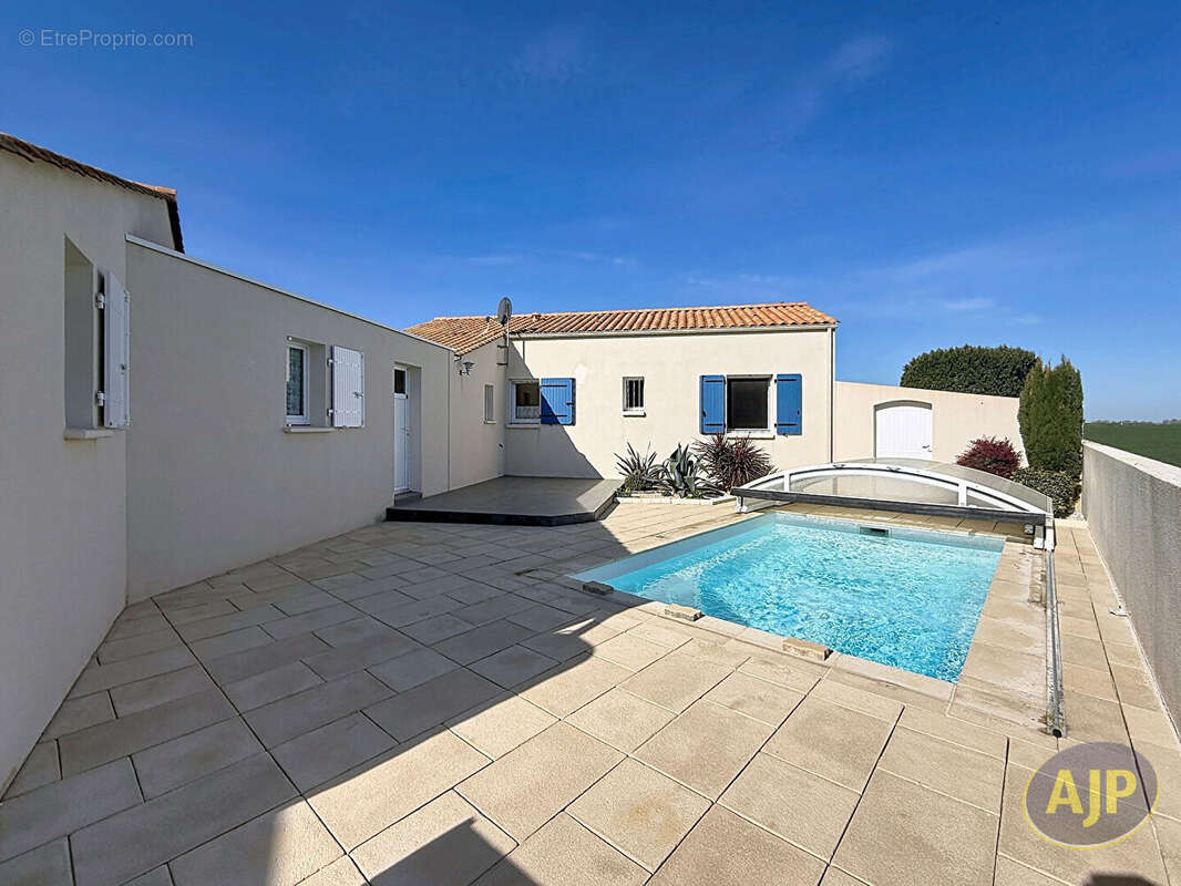 Maison à LONGEVILLE-SUR-MER