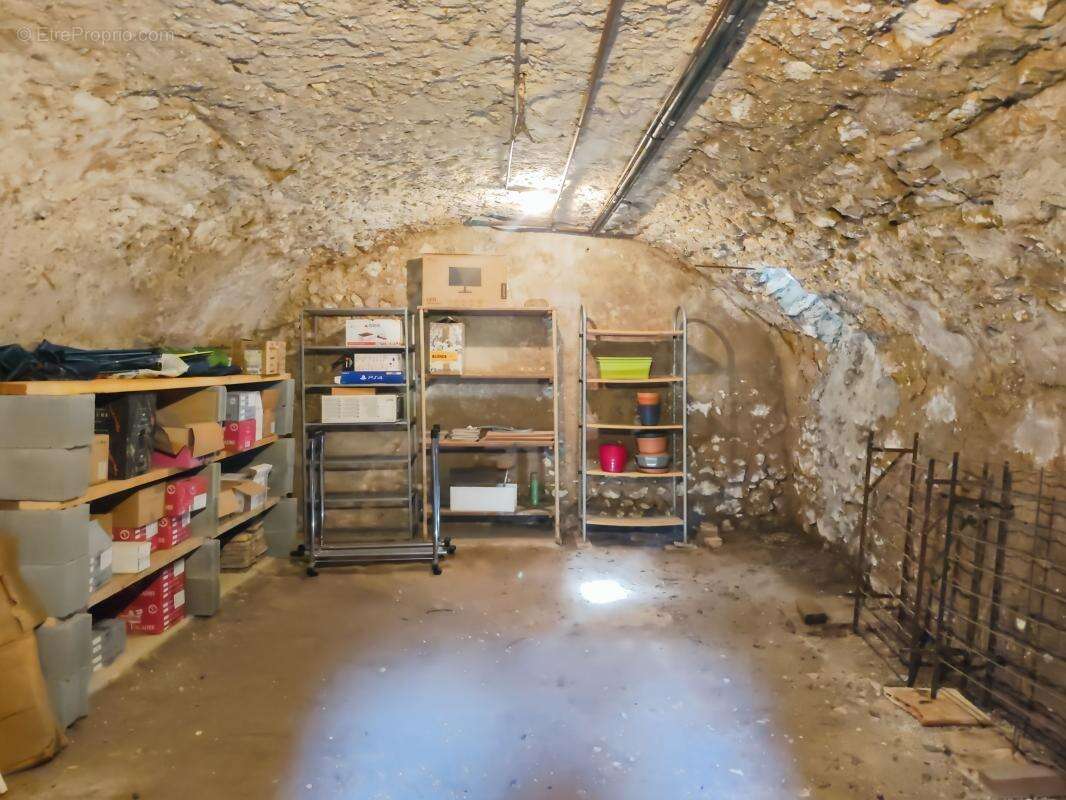  Charme & Authenticité : Maison de caractère avec jardin intimiste –Mareau-aux-Prés - photo 10