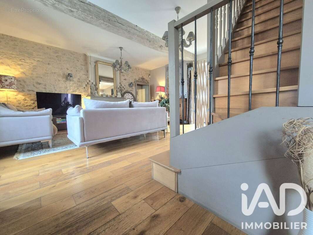 Maison 290 m² à Sainte-Verge  - photo 8