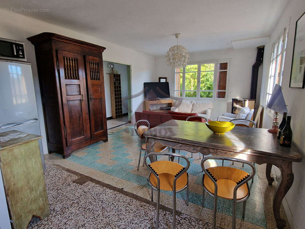 Maison à MOLIERES-SUR-CEZE