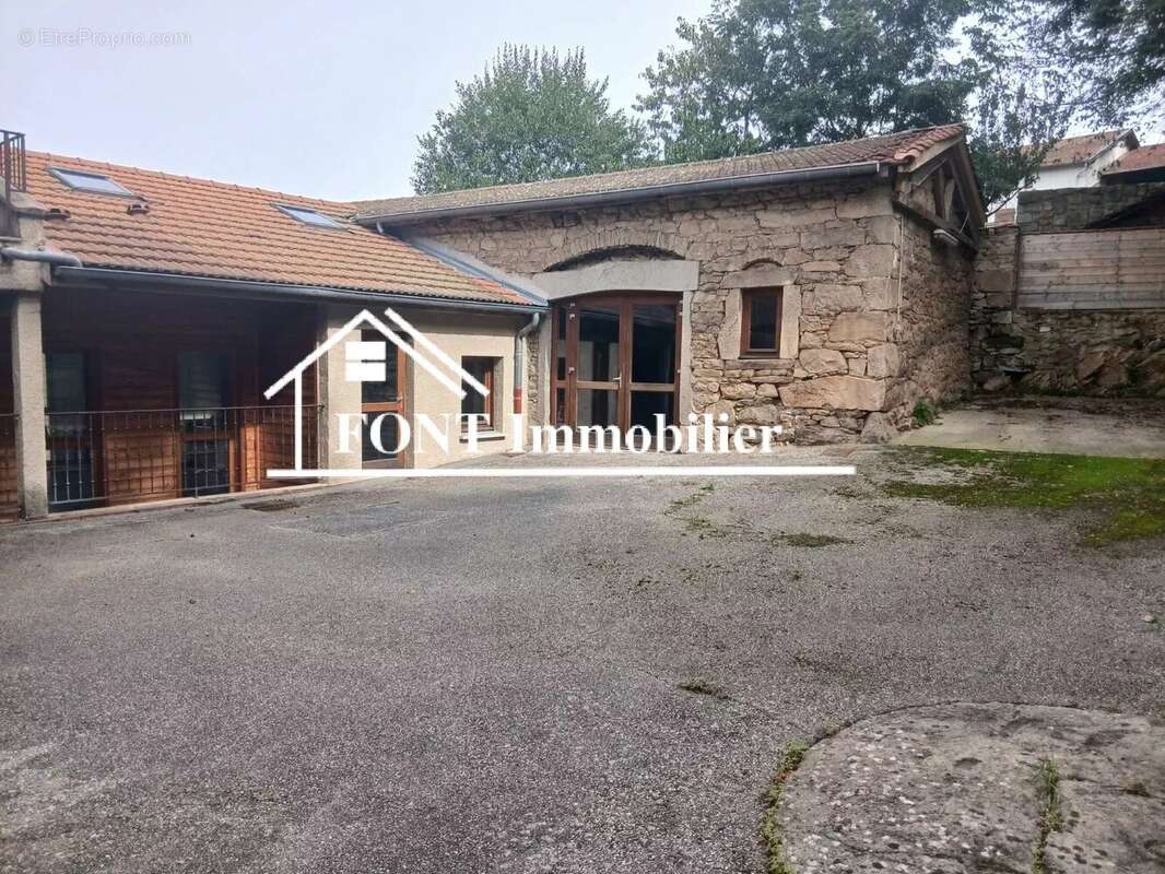 Appartement à DOIZIEUX