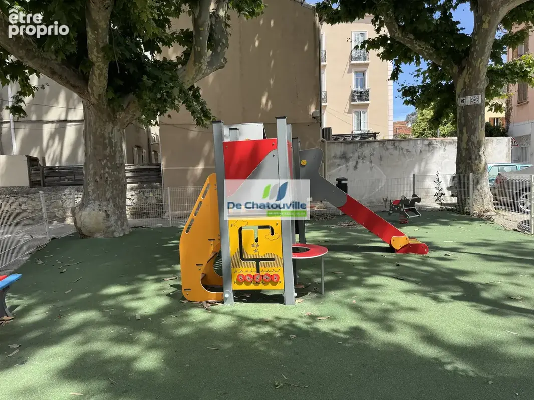 TOULON - T4 dernier étage - Terrasse de 30m2 - photo 12