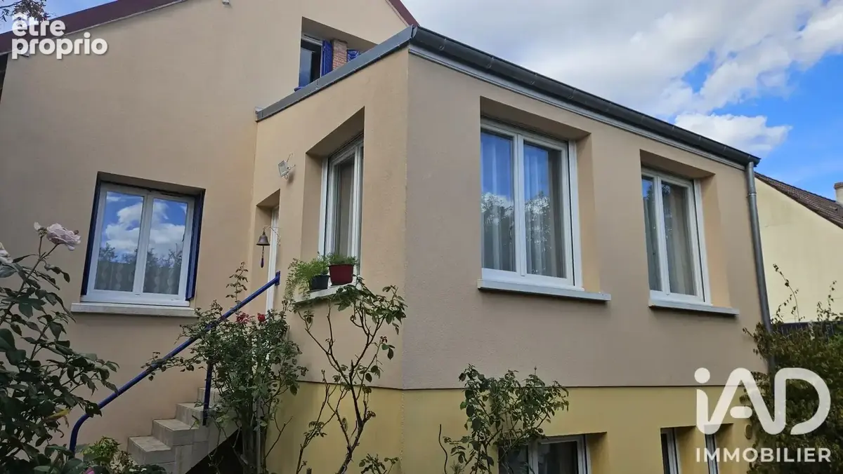 Photo 1 - Maison à SAINT-JEAN-DE-LA-RUELLE