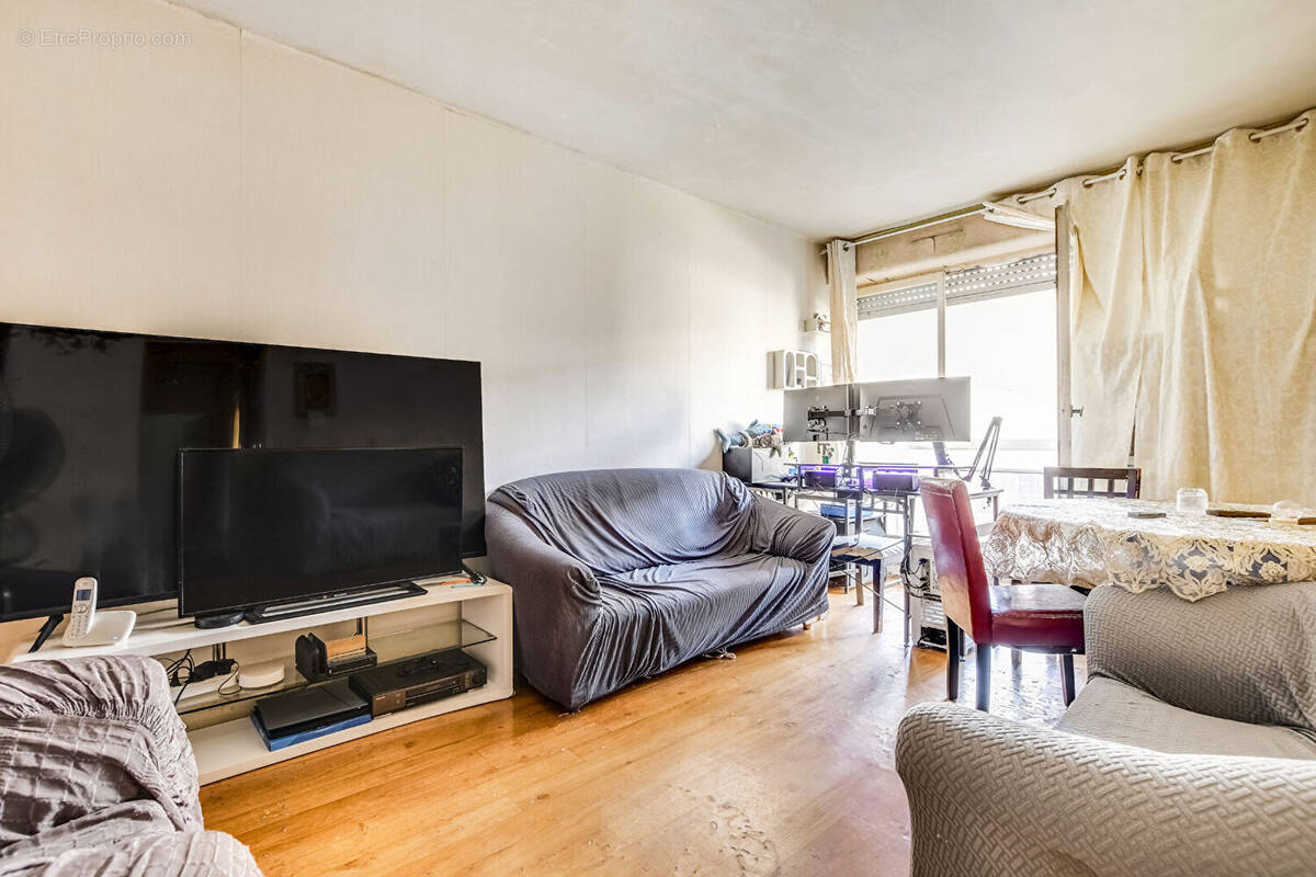 Appartement à PARIS-18E