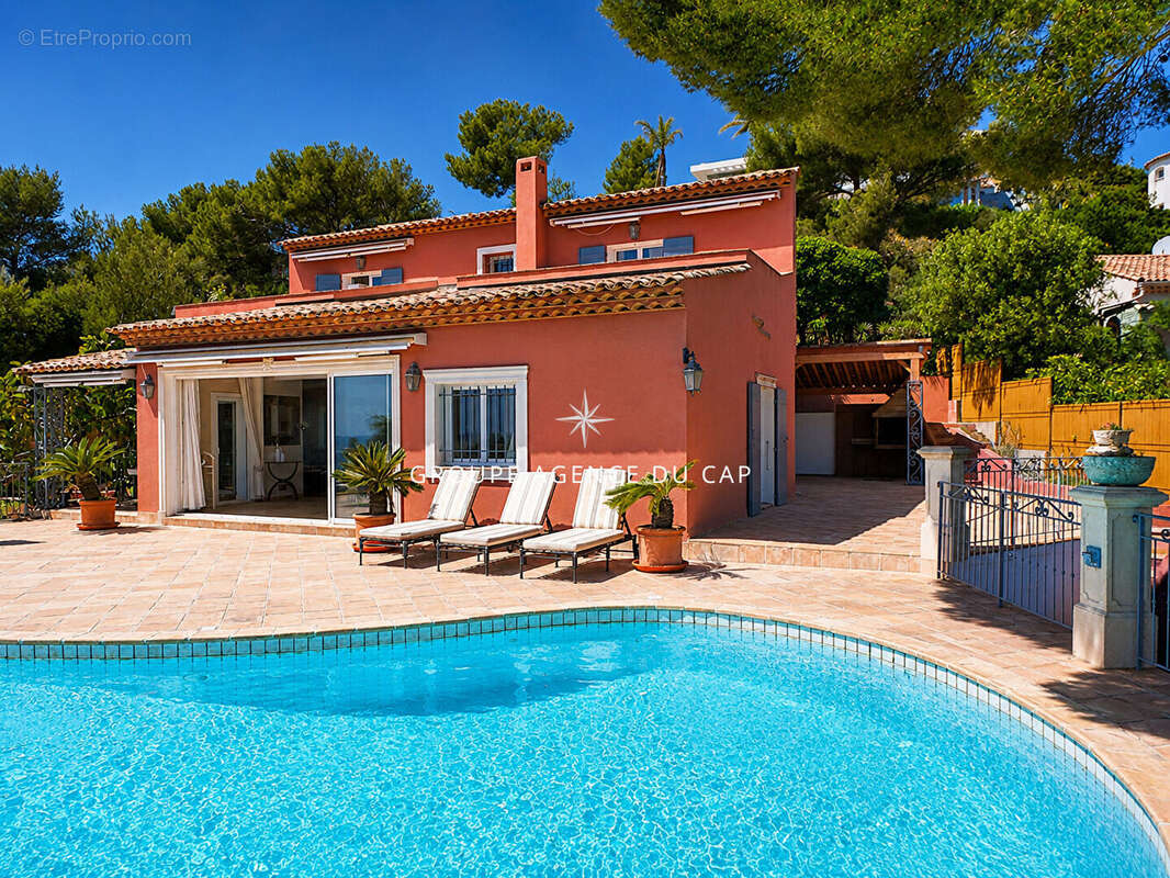 Maison à LES ISSAMBRES