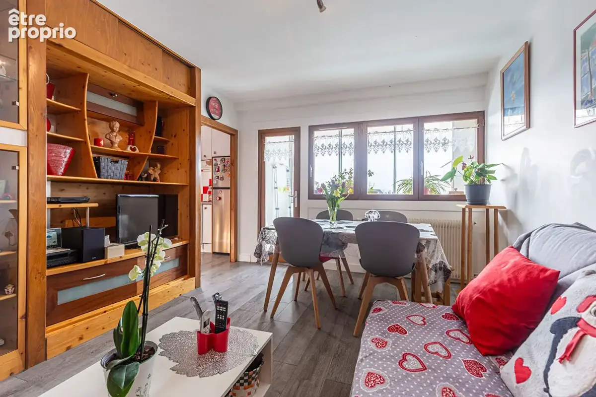 Agence immobiliere laforet - exclusivite - "coccinelle" - appartement t3 de 44,59m2 - veranda - cave - dernier etage - dpe d - r - photo 13