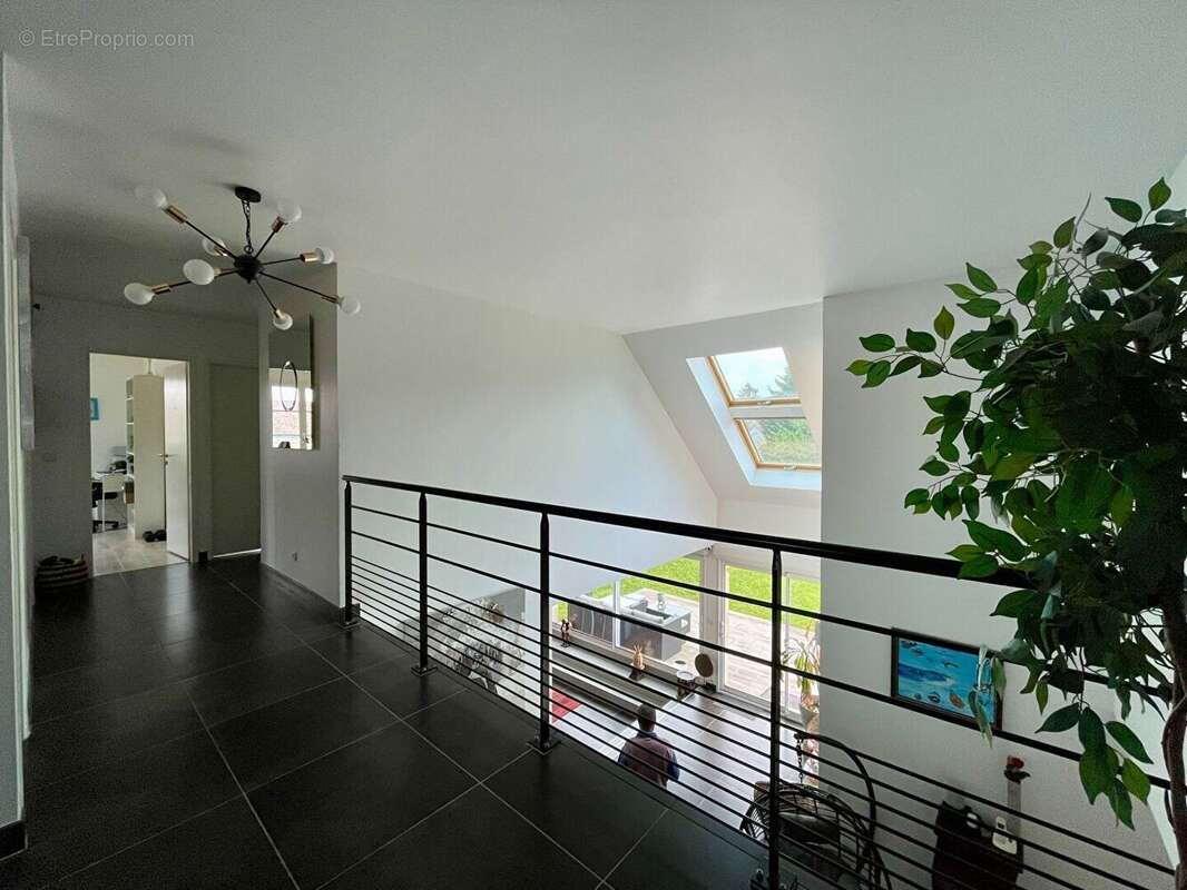 Maison Marines 7 pièce(s) 243 m2 - photo 6