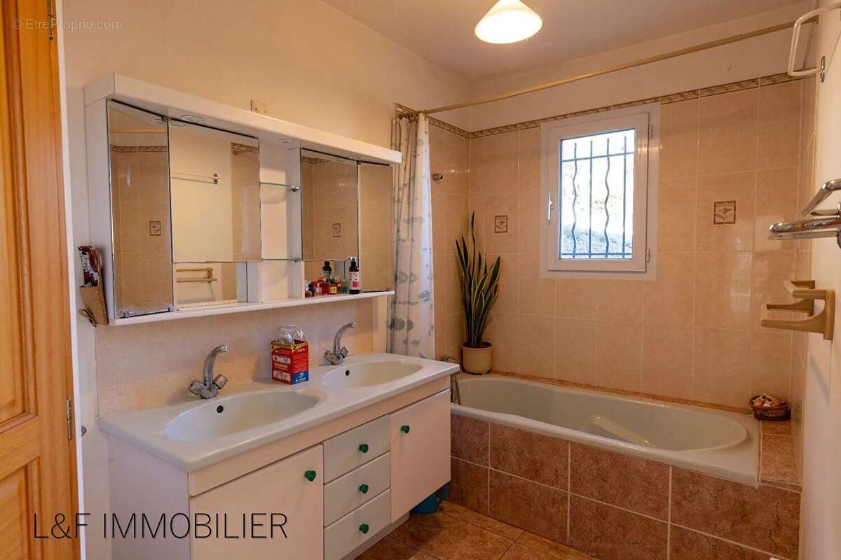 Maison à LA CADIERE-D'AZUR