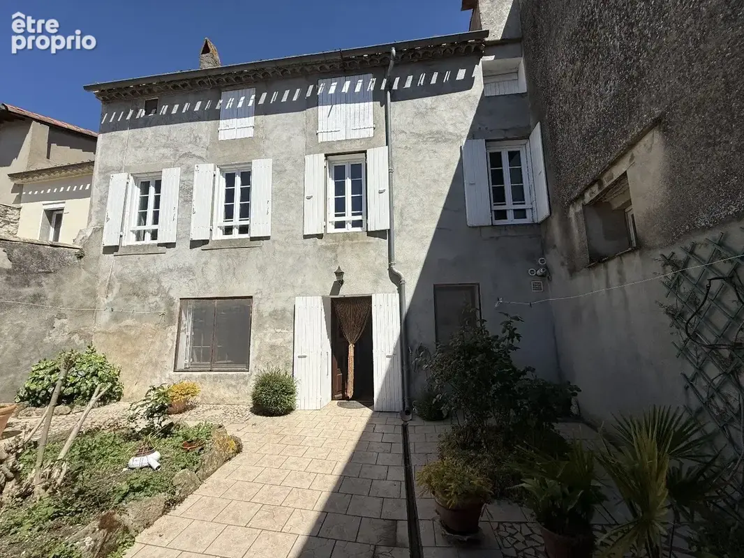 Grande maison de ville avec cours + possibilité de 2 logements ! - photo 17