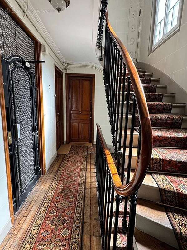 Appartement à PARIS-14E