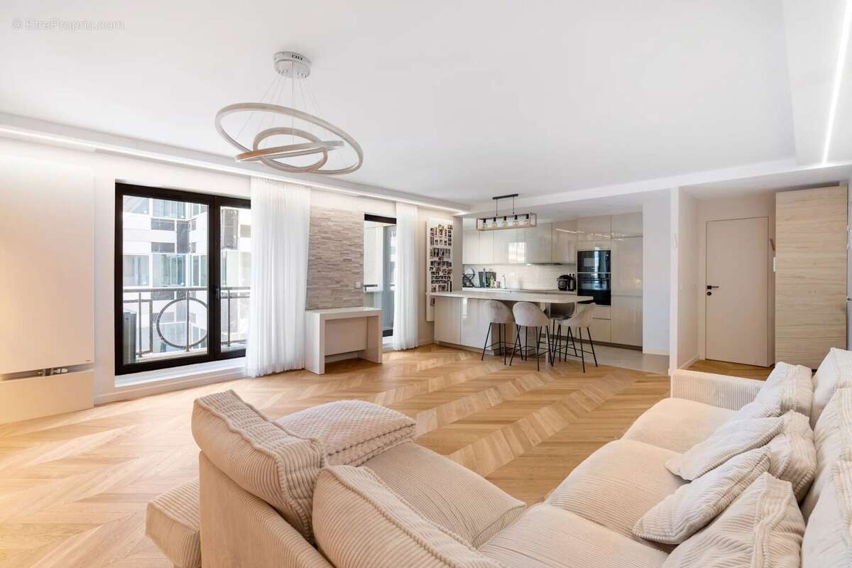 Appartement à LEVALLOIS-PERRET