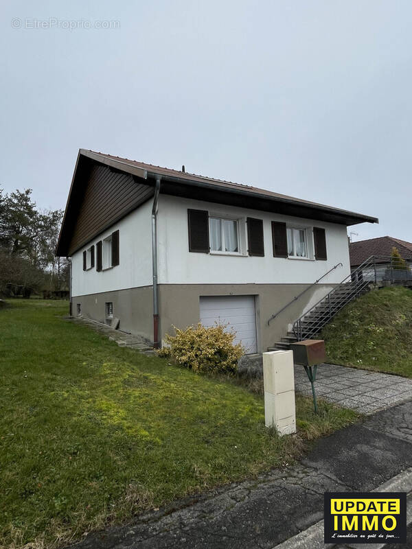 Maison 86 m² à Vittel  - photo 1