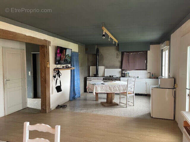 Maison à BEAURAINVILLE