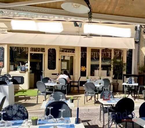 Commerce à COTIGNAC