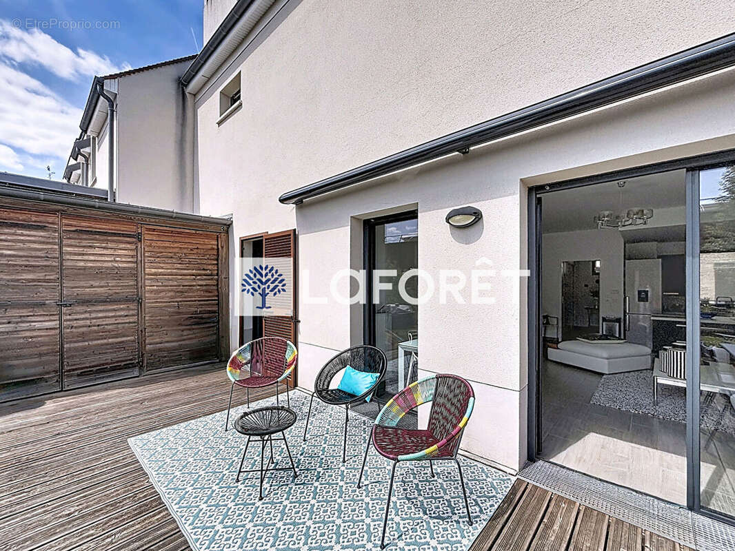 Appartement (T3) en RDC avec jardin plein sud à Saint-Nom-la-Bretèche - photo 9