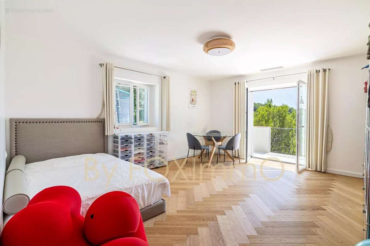Villa entierement refaite à neuve 6 pieces Domaine des Clausonnes Biot - photo 16