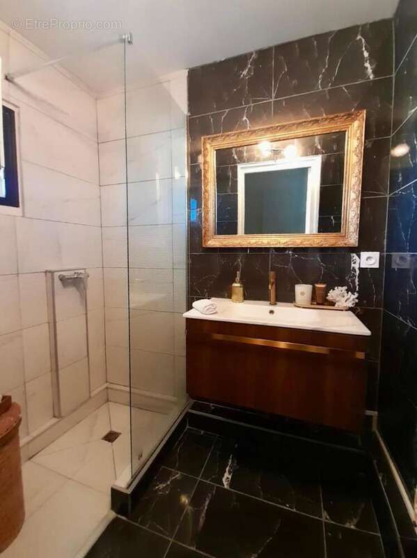Maison 176 m² à Pusignan  - photo 10