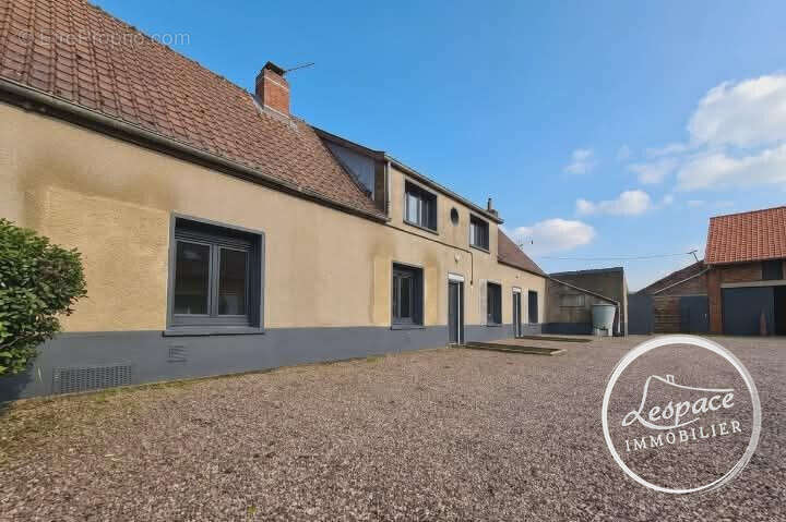 Maison à NORDAUSQUES