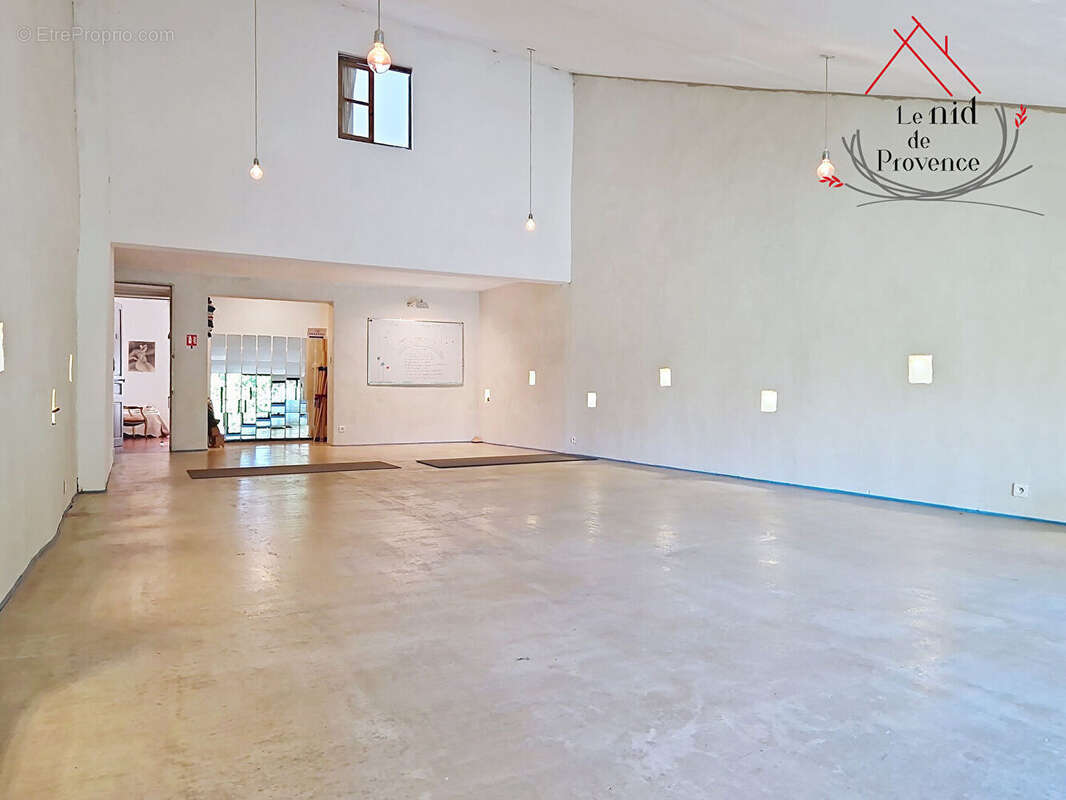 Maison à SAINTE-CECILE-LES-VIGNES