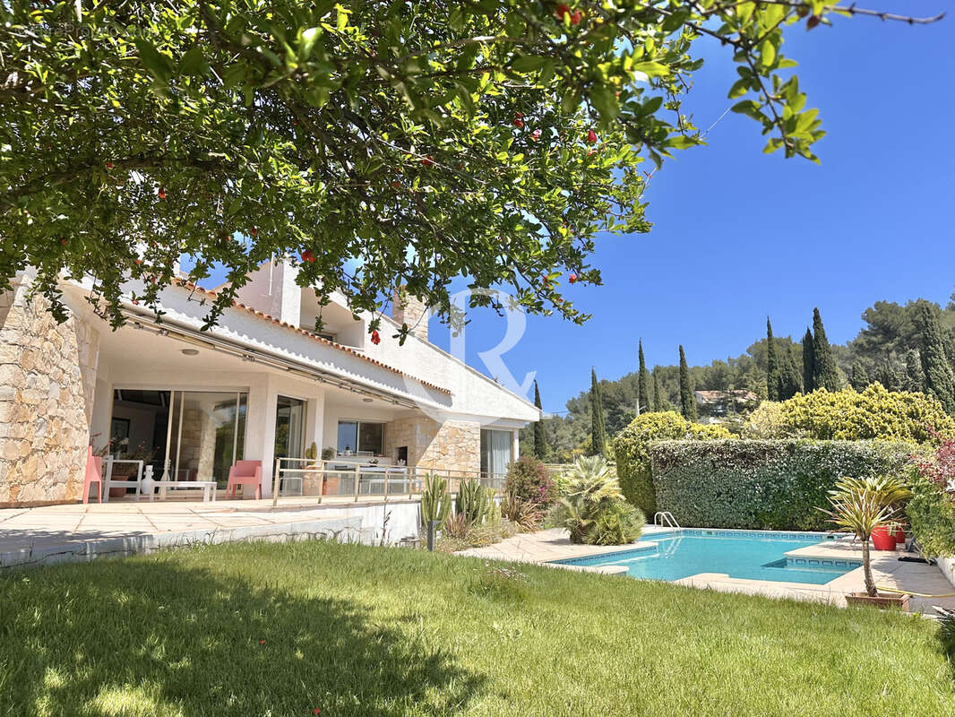 Maison à CARQUEIRANNE