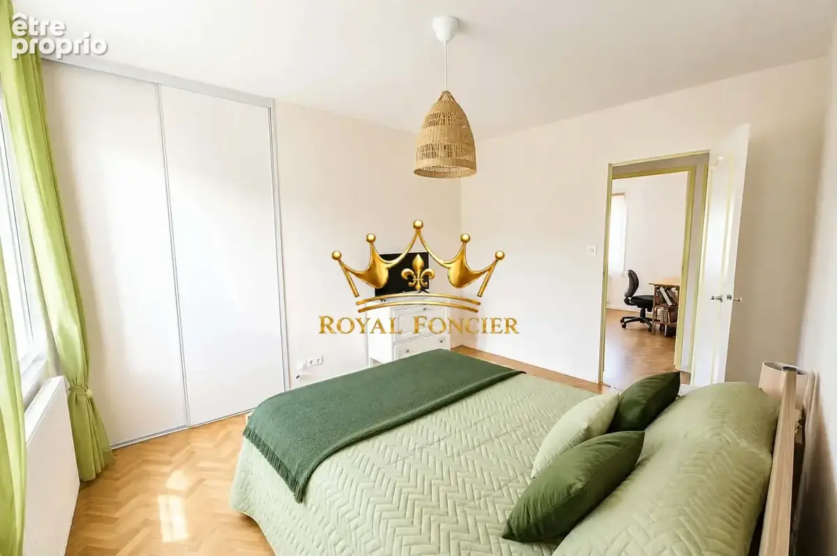 1er étage : chambre 1