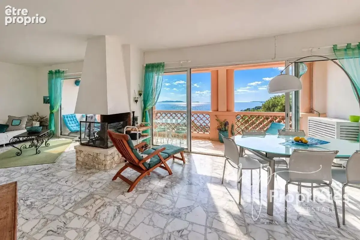 À VENDRE Rayol Canadel sur mer – Appartement de charme au dernier étage – Vue mer – Plage et village à pied. - photo 5