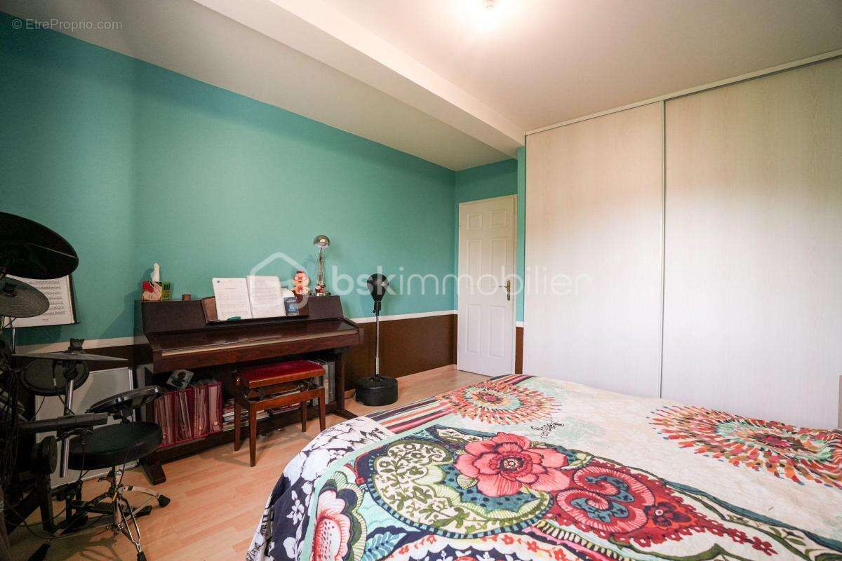 Un havre de paix familial dans un cadre verdoyant - 138 m² - dpe c - photo 14