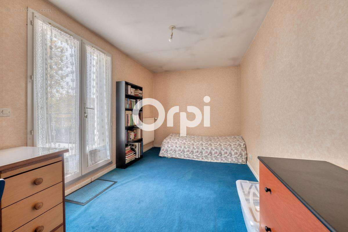 Maison à BUSSY-SAINT-GEORGES