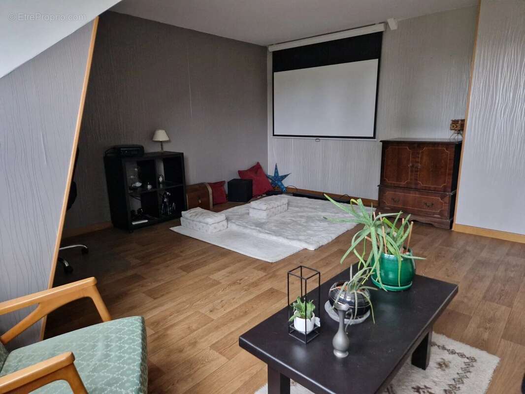 Maison à MAGNY-LES-HAMEAUX