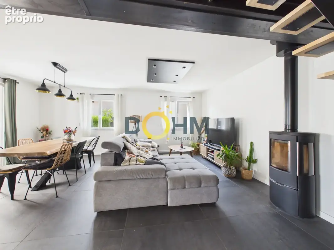 Maison T5 rénovée avec garage double à Saint-Christophe-sur-Dolaison - photo 7