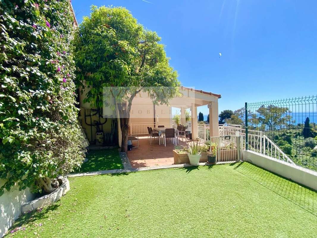 Appartement à ROQUEBRUNE-CAP-MARTIN
