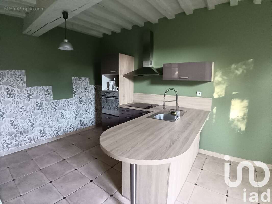 Maison 210 m² à Brion-Pres-Thouet  - photo 7